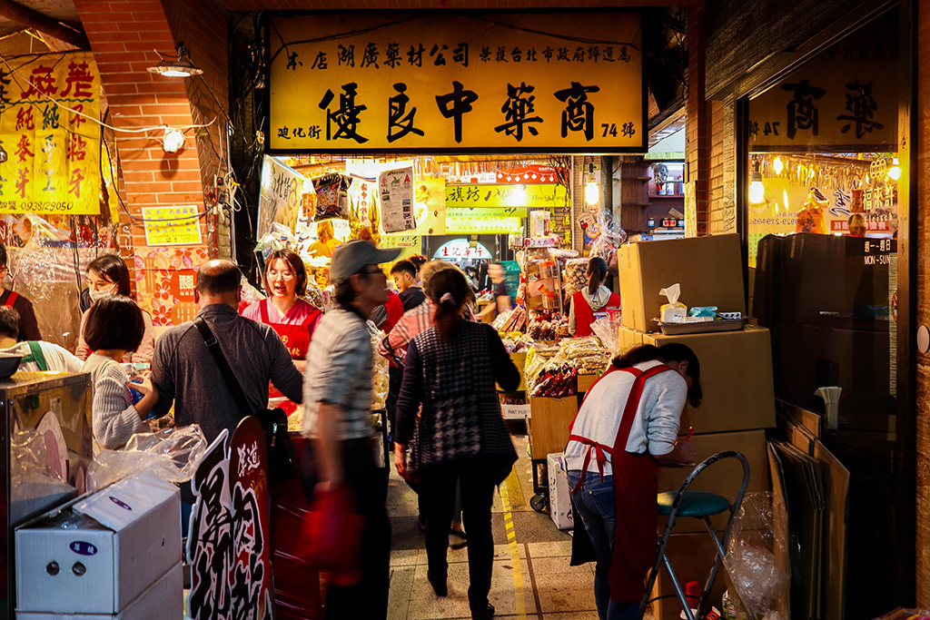 Vendors line the streets